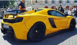 В Украине засняли редкий суперкар McLaren с тюнингом