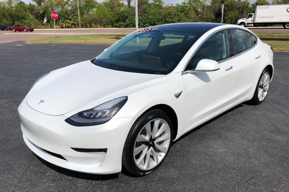 Tesla потеряла двух важных топ-менеджеров