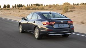 Гибридный седан Honda Insight нового поколения