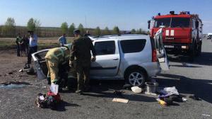 В Башкирии легковушка протаранила экскаватор, погибли шесть человек
