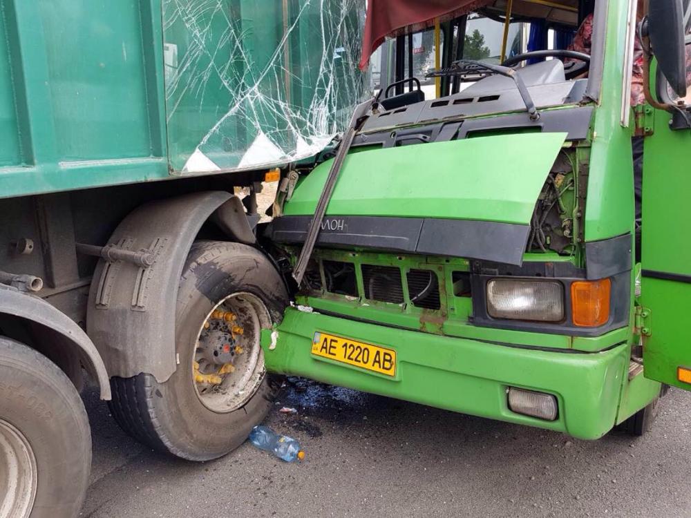 На Украине более 20 человек пострадали в ДТП с автобусом и грузовиком