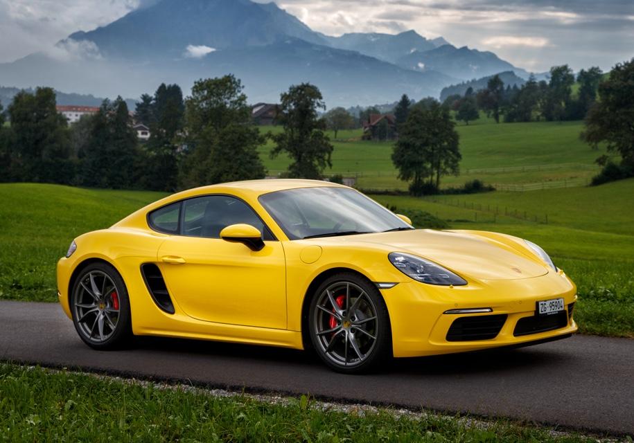 Компания Porsche прекратила прием заказов на новые автомобили
