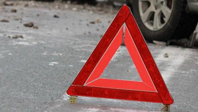 Легковой автомобиль столкнулся с автобусом на юго-западе Москвы