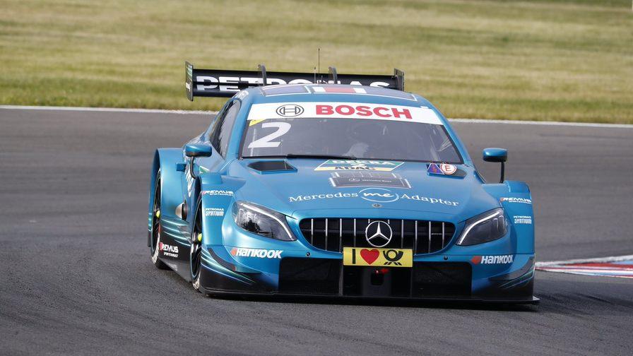 Гэри Паффетт выиграл воскресную гонку DTM на Лаузицринге