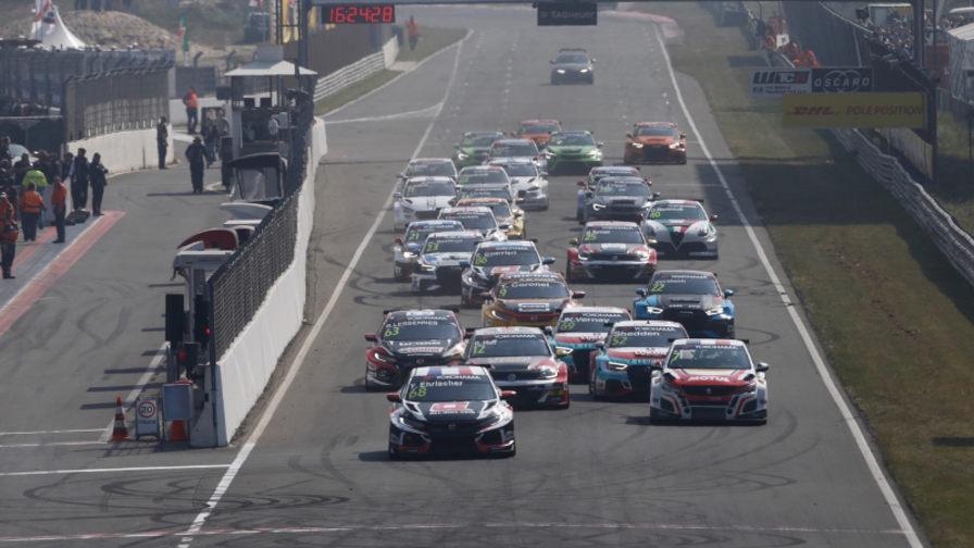 Ян Эрлашер одержал победу в первой гонке WTCR в Зандворте