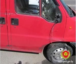 В Минске 17-летний парень угнал и разбил микроавтобус