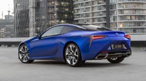 Купе Lexus LC обзавелось спецверсией Morphic Blue Limited Edition