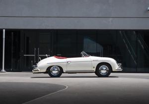 Porsche, пробывший в один руках 51 год, выставят на торги
