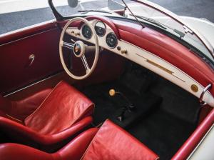 Porsche, пробывший в один руках 51 год, выставят на торги
