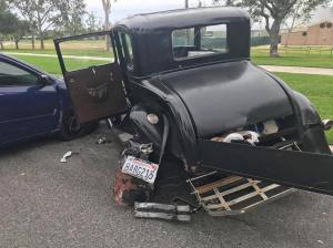 Водитель «Тойоты» отвлекся и разбил раритетный 87-летний Ford