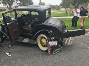 Водитель «Тойоты» отвлекся и разбил раритетный 87-летний Ford