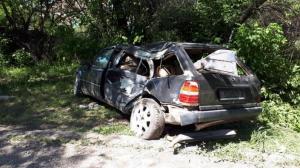 Mercedes врезался в бетономешалку на трассе Алматы - Астана 