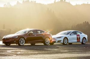 Лифтбеки Tesla Model S превратили в «технички»