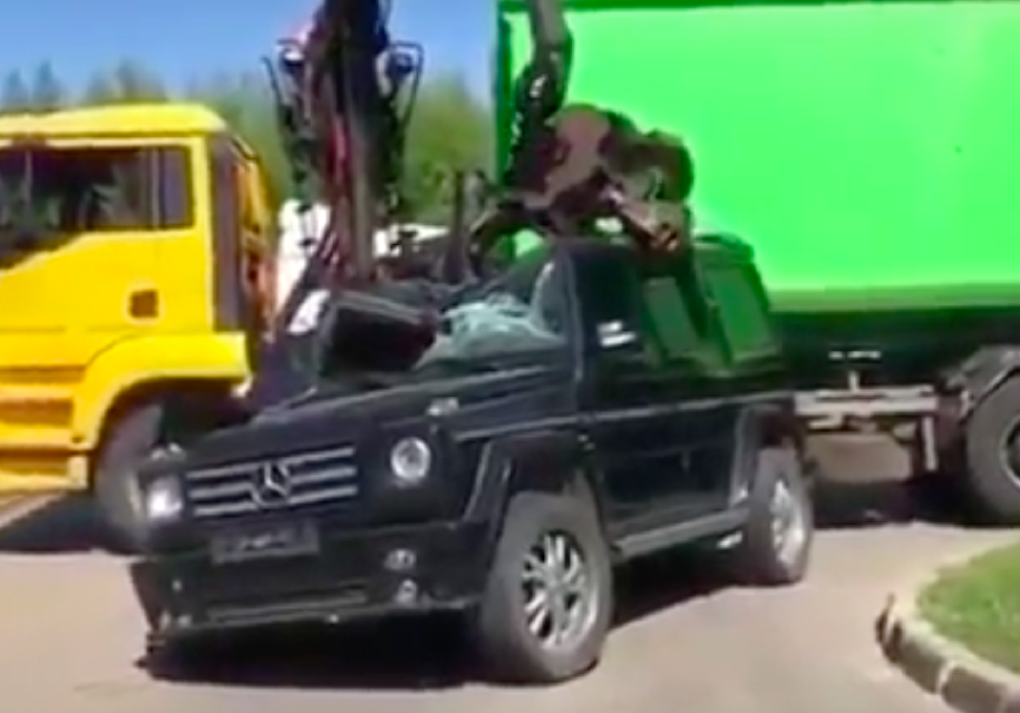 Посмотрите, как уничтожают Mercedes-Benz G-Class