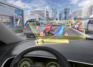 Continental превратил лобовое стекло в один большой телевизор