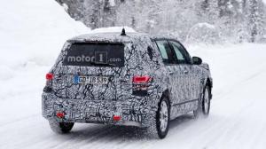 Новый кроссовер Mercedes GLB уже показали дилерам