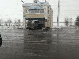Минивэн врезался в пост на трассе Астана - Кокшетау: погибли трое