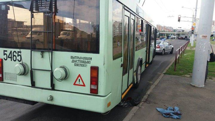 В Минске троллейбус наехал на мужчину