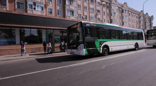 Автобус сбил двух девушек на Bus Lane в Астане