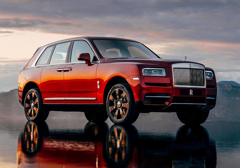 Названа рублевая цена внедорожника Rolls-Royce Cullinan