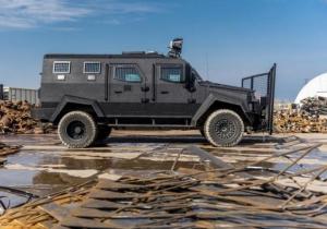 Канадцы построили бронированный внедорожник с 50-сантиметровым клиренсом