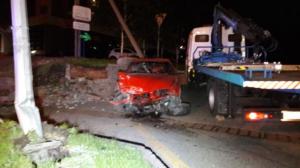 Водитель BMW снес столб и врезался в стену в Алматы