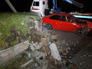 Водитель BMW снес столб и врезался в стену в Алматы