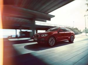 Компания BMW добавила новые двигатели кроссоверам X3 и X4