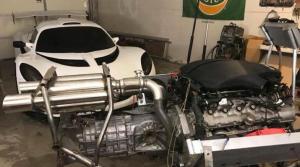 Американец в одиночку переделал Lotus в суперкар с двигателем V10