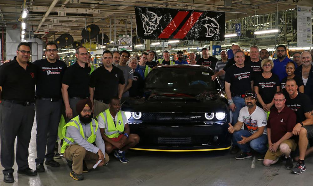 Последний 850-сильный Dodge Challenger Demon продадут на аукционе