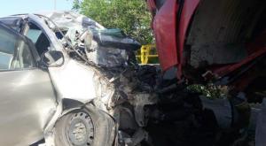 Toyota влетела в грузовик в Алматы: скончалась девушка