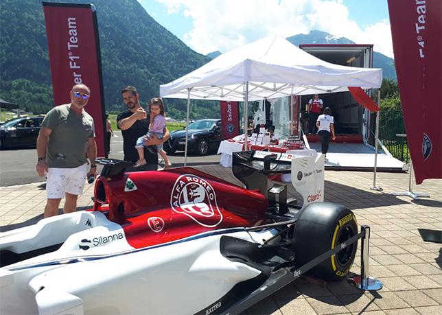 Alfa Romeo и Sauber провели встречу с болельщиками