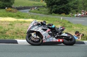 TT 2018: Питер Хикмен выиграл гонку Superstock TT