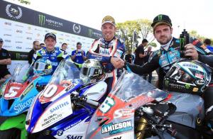 TT 2018: Питер Хикмен выиграл гонку Superstock TT