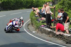 TT 2018: Питер Хикмен выиграл гонку Superstock TT