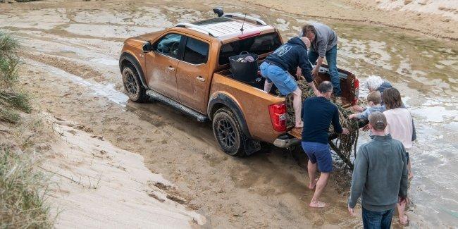 Nissan помогает добровольцам очистить европейские пляжи от пластикового мусора
