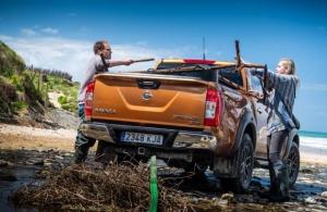 Nissan помогает добровольцам очистить европейские пляжи от пластикового мусора