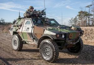Во Франции построили армейский броневик с дверями как у маршрутки