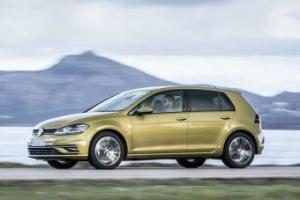 Volkswagen решил вновь продавать Golf в РФ. Стартовая цена — 1,4 млн рублей
