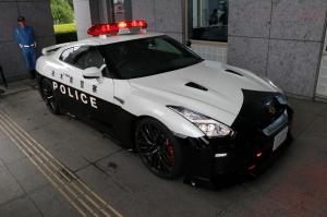 Nissan GT-R заступил на службу в полицию