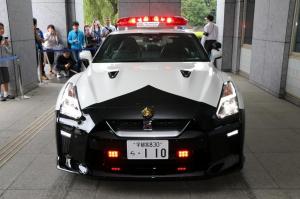 Nissan GT-R заступил на службу в полицию