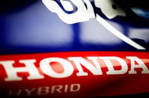 Red Bull и Toro Rosso получат одинаковые моторы