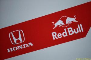 Почему в Red Bull перешли на моторы Honda?