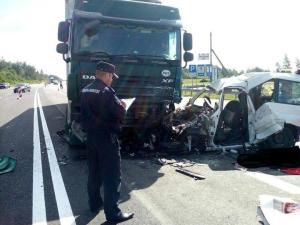 В Дубровенском районе лоб в лоб столкнулись фура и Peugeot: водитель легковушки погиб