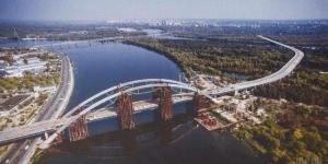 На строительстве моста на Троещину в Киеве стартует самый ответственный этап монтажа
