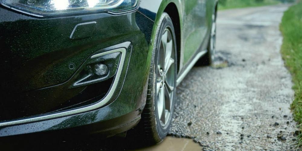 Новый Ford Focus научился распознавать выбоины на дорогах