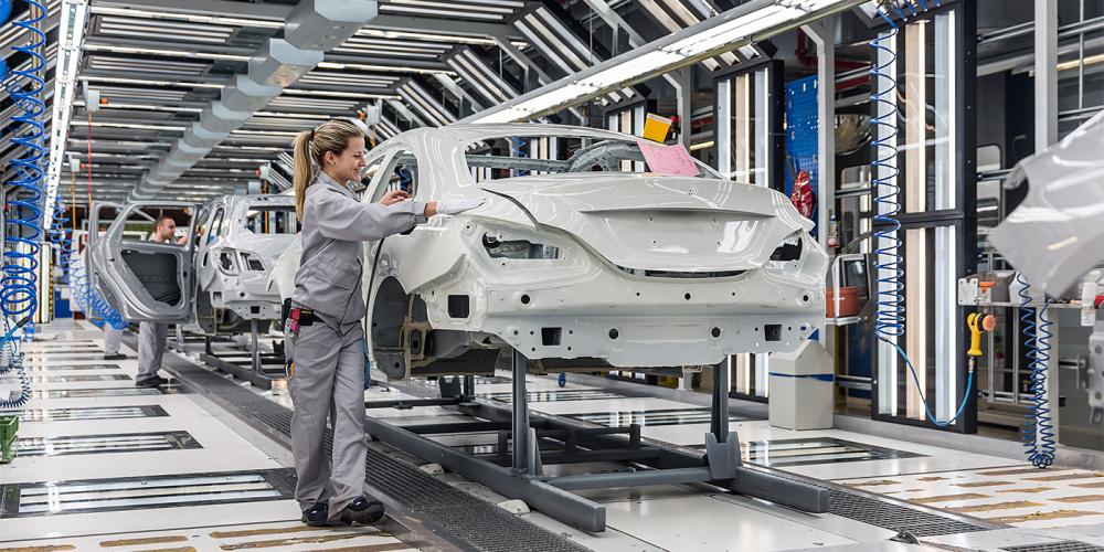 Власти анонсировали начало производства машин Mercedes-Benz в Подмосковье
