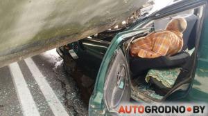 В Гродно БМП раздавила легковушку