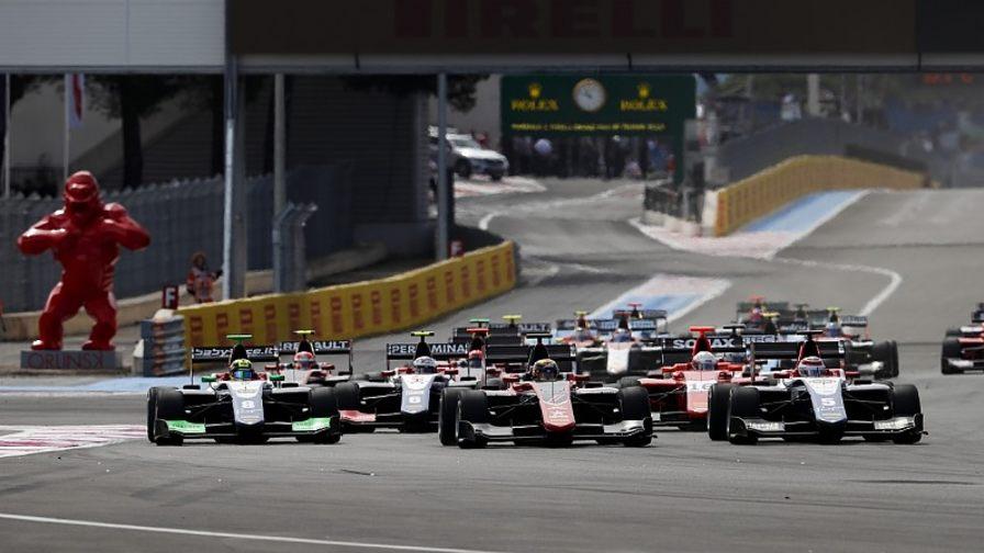 Каллум Илотт завоевал свою первую победу в GP3, выиграв на Поль-Рикаре