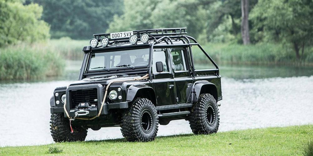 Land Rover Джеймса Бонда продадут на аукционе